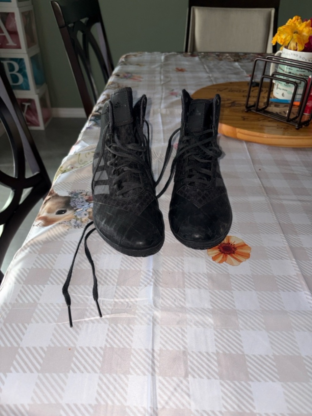 Men’s Black Athletic Lace-Up Shoes - Sleek Performance Style